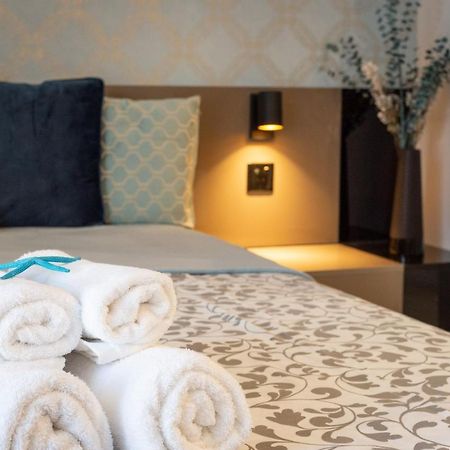 Light House - Seafront Cosy Studio With Library بافوس المظهر الخارجي الصورة