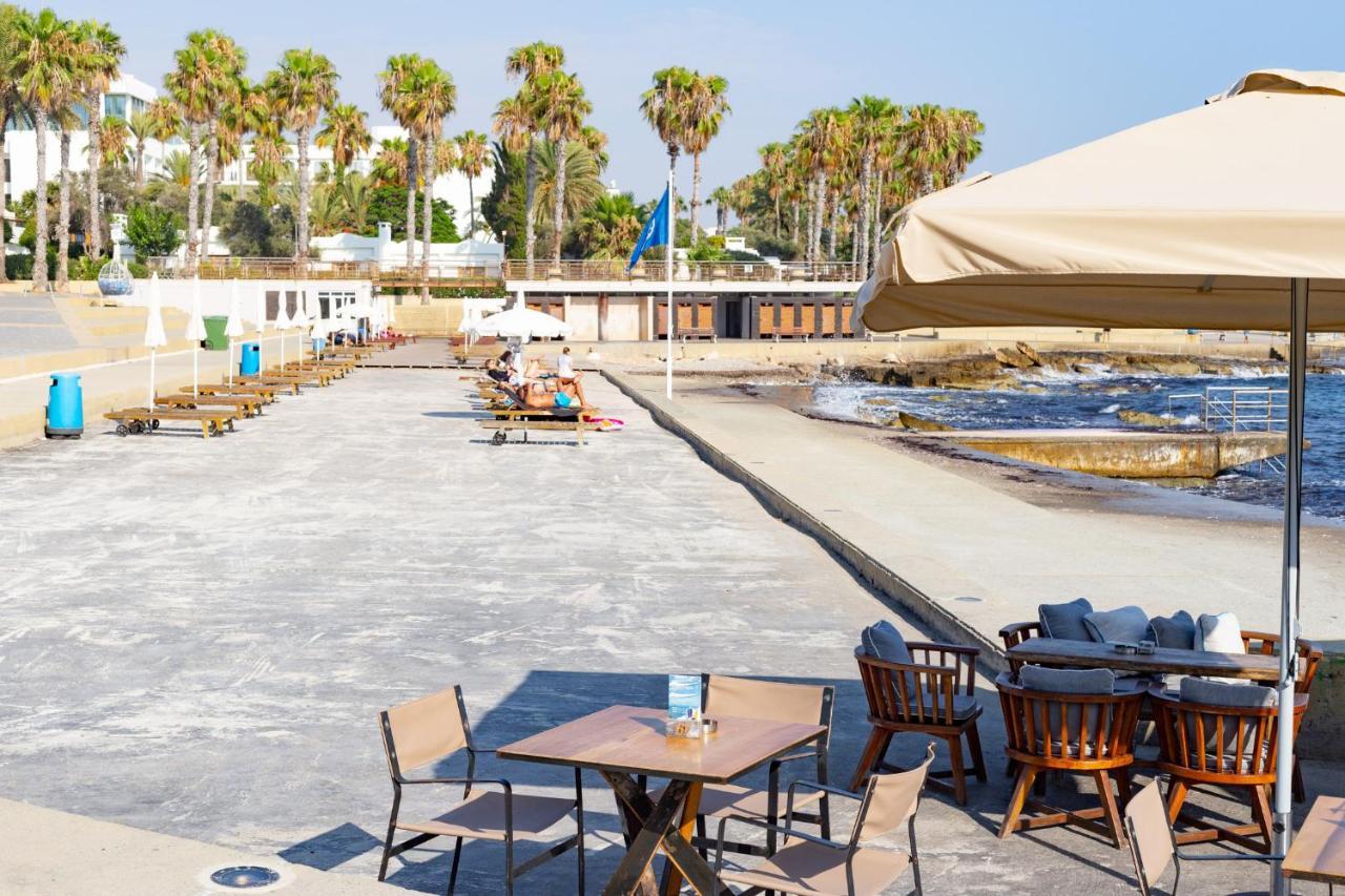 Light House - Seafront Cosy Studio With Library بافوس المظهر الخارجي الصورة