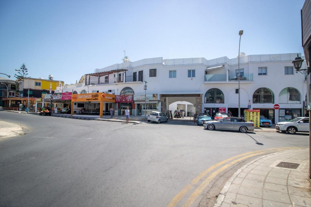 Light House - Seafront Cosy Studio With Library بافوس المظهر الخارجي الصورة